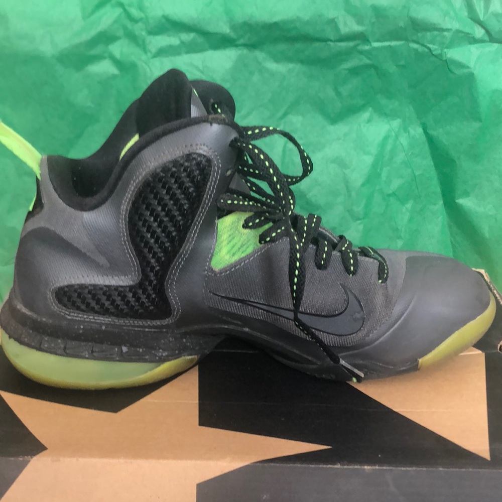 Nike LeBron 9 Dunkman Size 8.5M